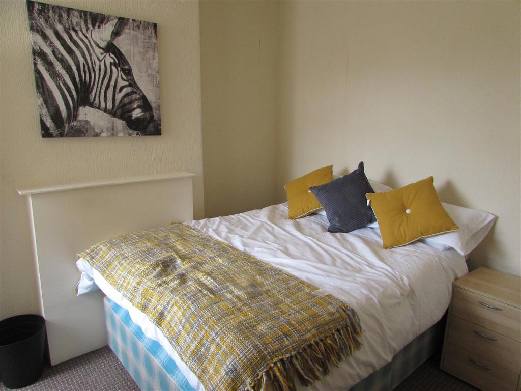 Stanley Road, Coventry 5 bed house share £390 pcm (£90 pw)