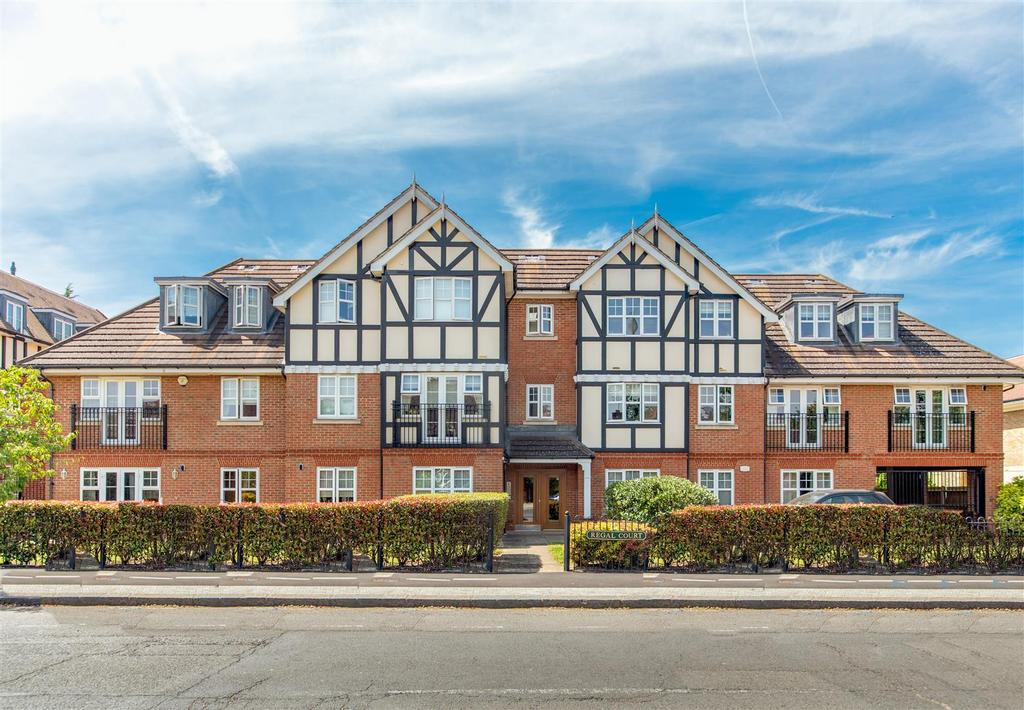 Holders Hill Road, Mill Hill 2 bed flat £550,000