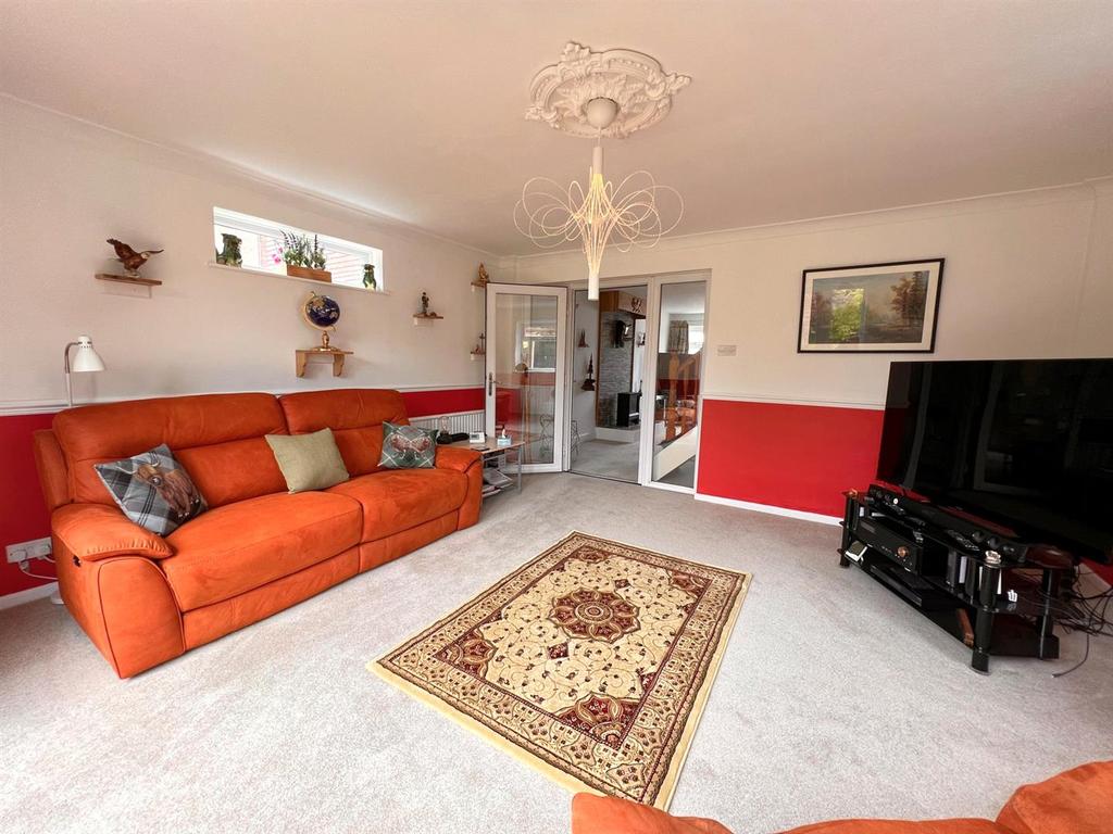 Wetenhall Drive, Leek 3 bed detached house £294,950