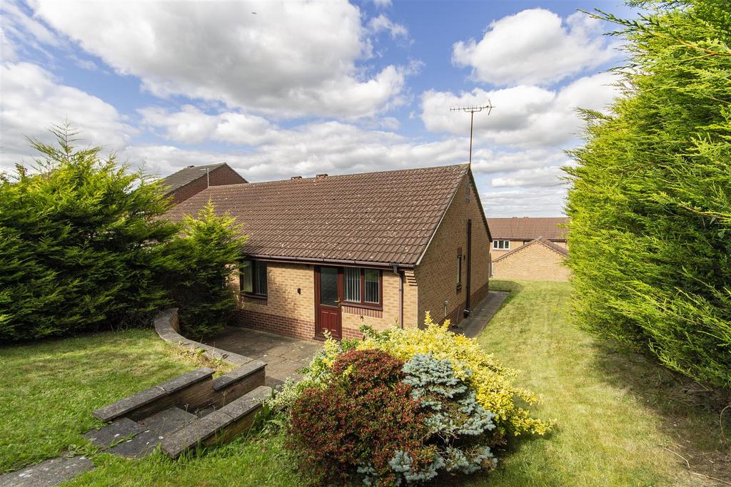 Ivy Spring Close, Wingerworth... 2 bed semidetached bungalow £175,000