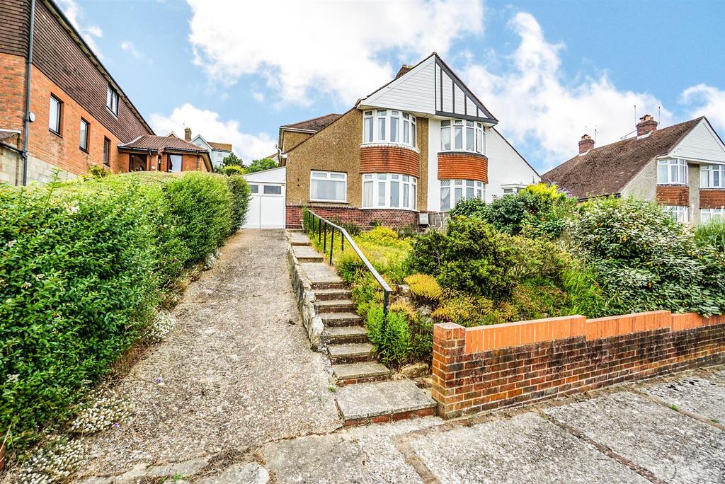 Boscobel Road North, St. LeonardsOnSea 3 bed semidetached house for