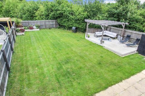 10 Garside Close, Hengoed, Oswestry, SY10 7FA