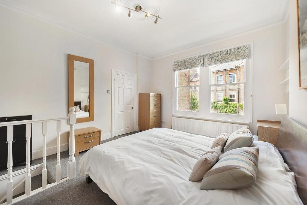 Bedroom (1).jpg