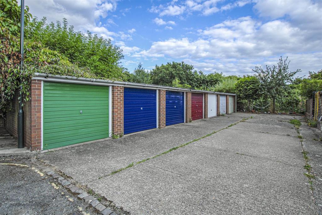 Heatham Park, Twickenham Garage £25,000