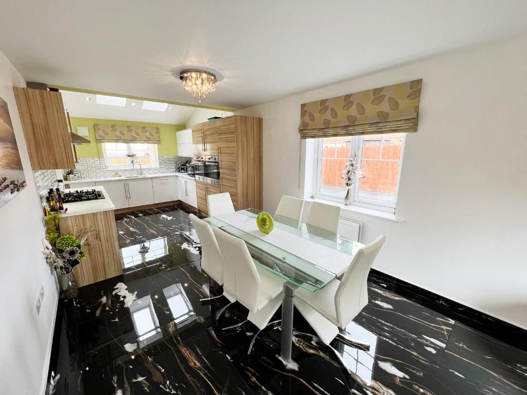 Kitchen/Dining