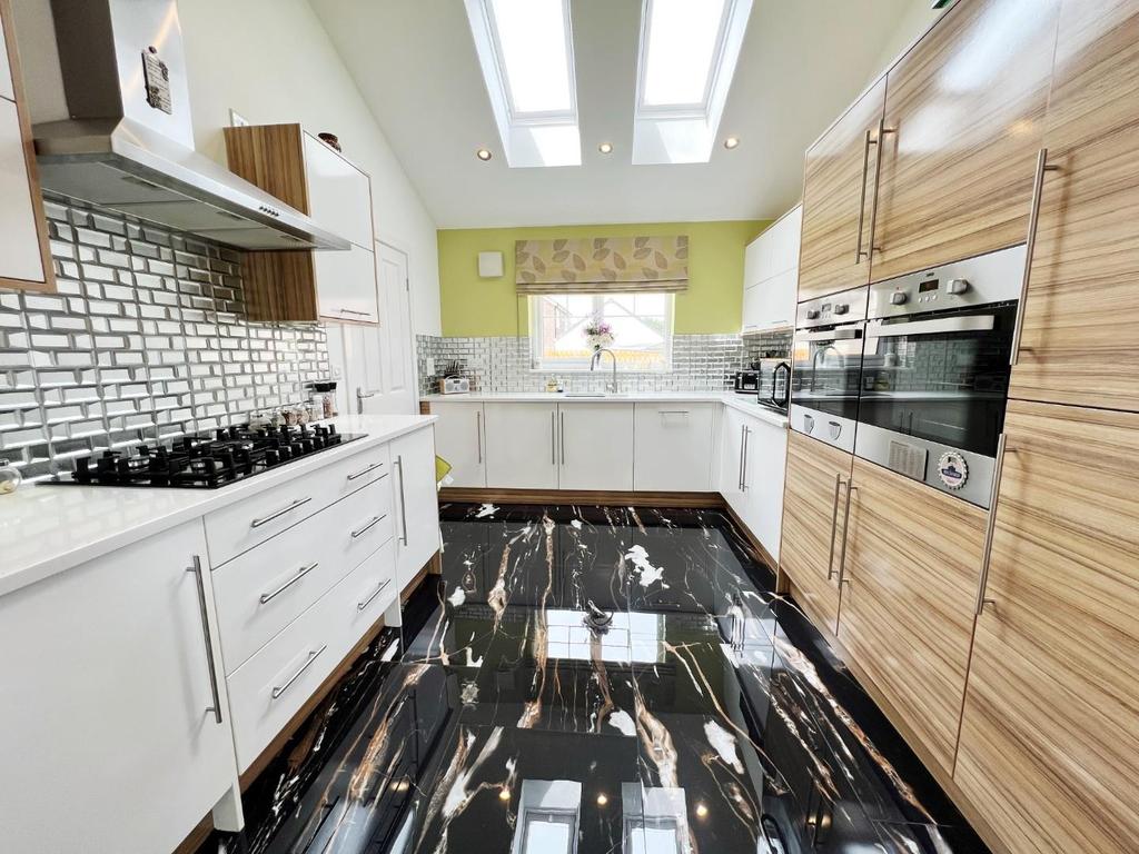 Kitchen/Dining