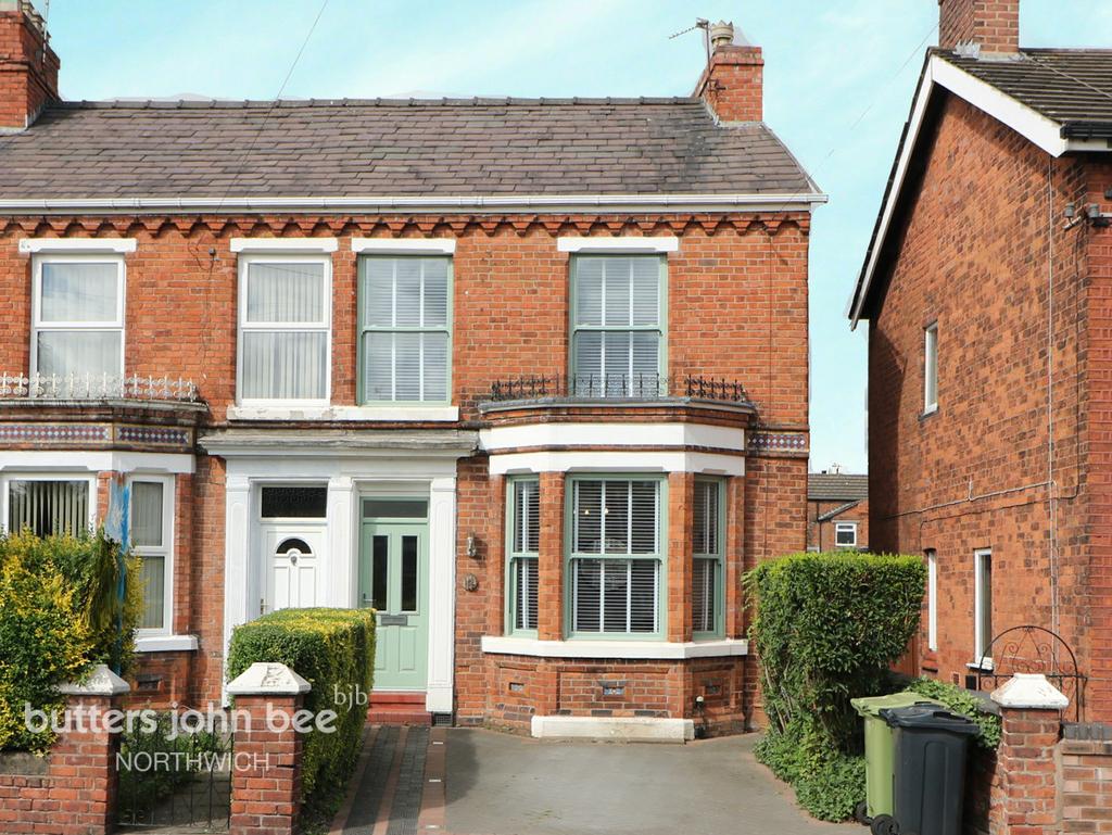 Middlewich Road, Northwich 3 bed end of terrace house £210,000