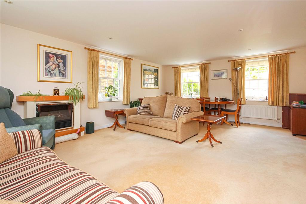 Manor Street, Berkhamsted, Hertfordshire 2 bed flat £675,000