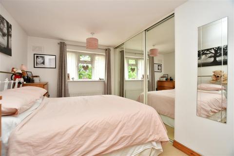 46 Binnacle Road, Rochester, ME1 2XP