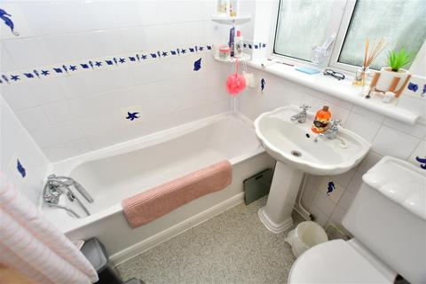 46 Binnacle Road, Rochester, ME1 2XP