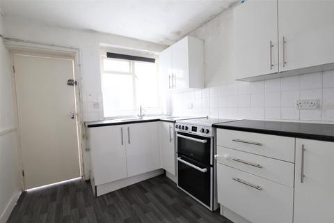 3 bedroom terraced house to rent, Duke Street, Northants, Kettering, NN16