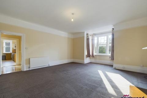 2 bedroom flat to rent, Grassington Road, Meads, Eastbourne, BN20