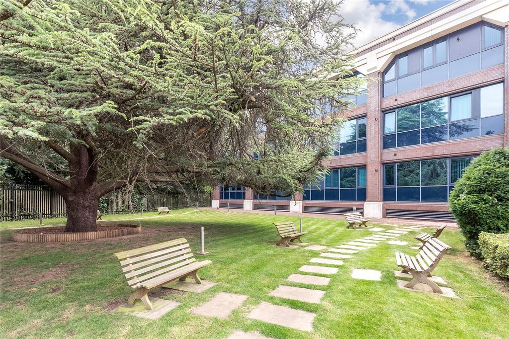 Opladen Way, Bracknell, Berkshire, RG12 1 bed apartment £220,000