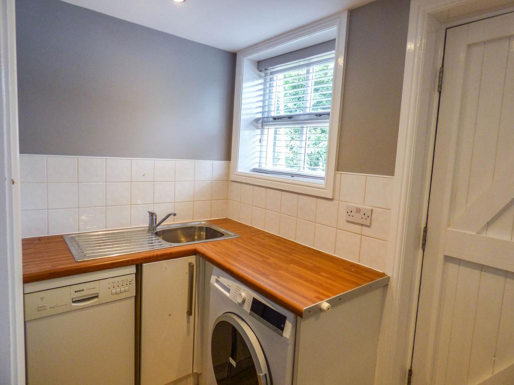 Hedgefield Avenue, Stella, BlaydononTyne, Tyne and Wear, NE21 4NL 1 bed terraced house for