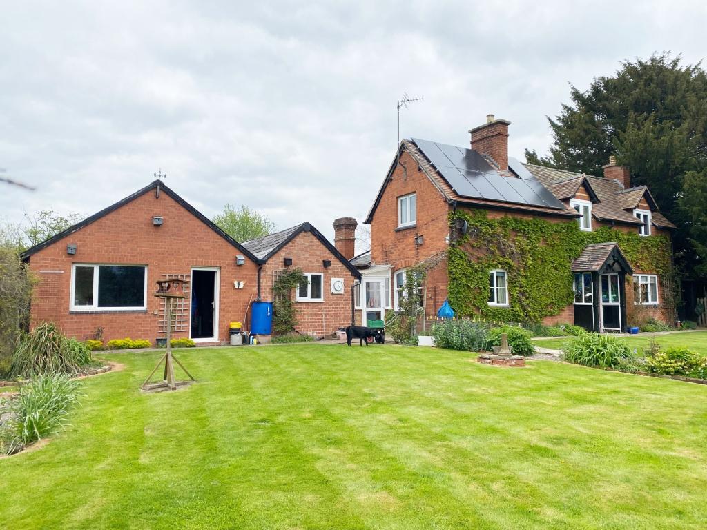 Lucotte, Much Cowarne, Bromyard, Herefordshire, HR7 4JJ 3 bed detached