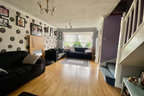 6 Emley Close, Northampton, NN3 9SH