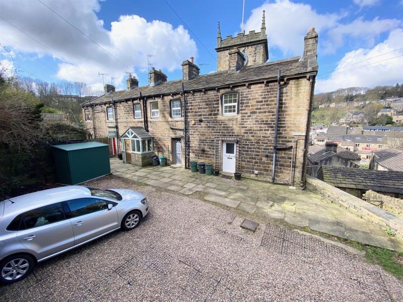 Church Terrace, Holmfirth, HD9 1HD 1 bed terraced house £550 pcm (£