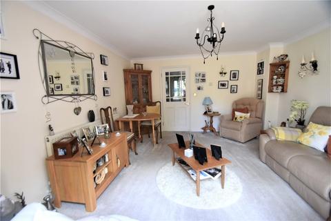 2 bedroom semi-detached house for sale - Cameron Road, Chesham, HP5