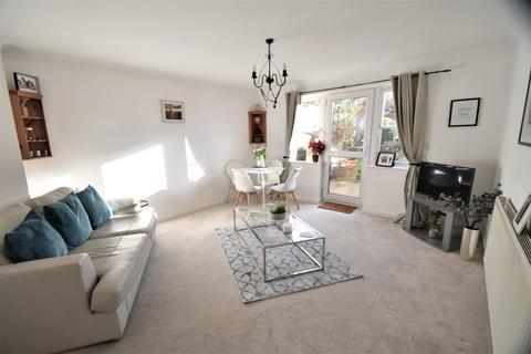 12a Cameron Road, Chesham, HP5 3BS