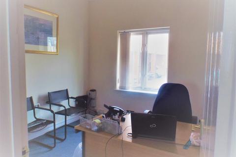 Office to rent - Chelmsford, Essex, CM1 1QS