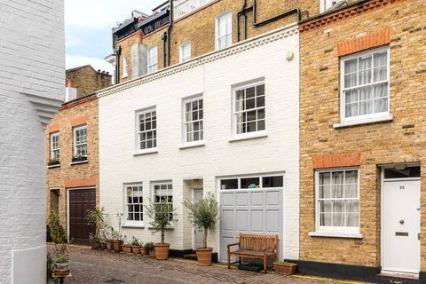 25 Radley Mews, London, W8 6JP