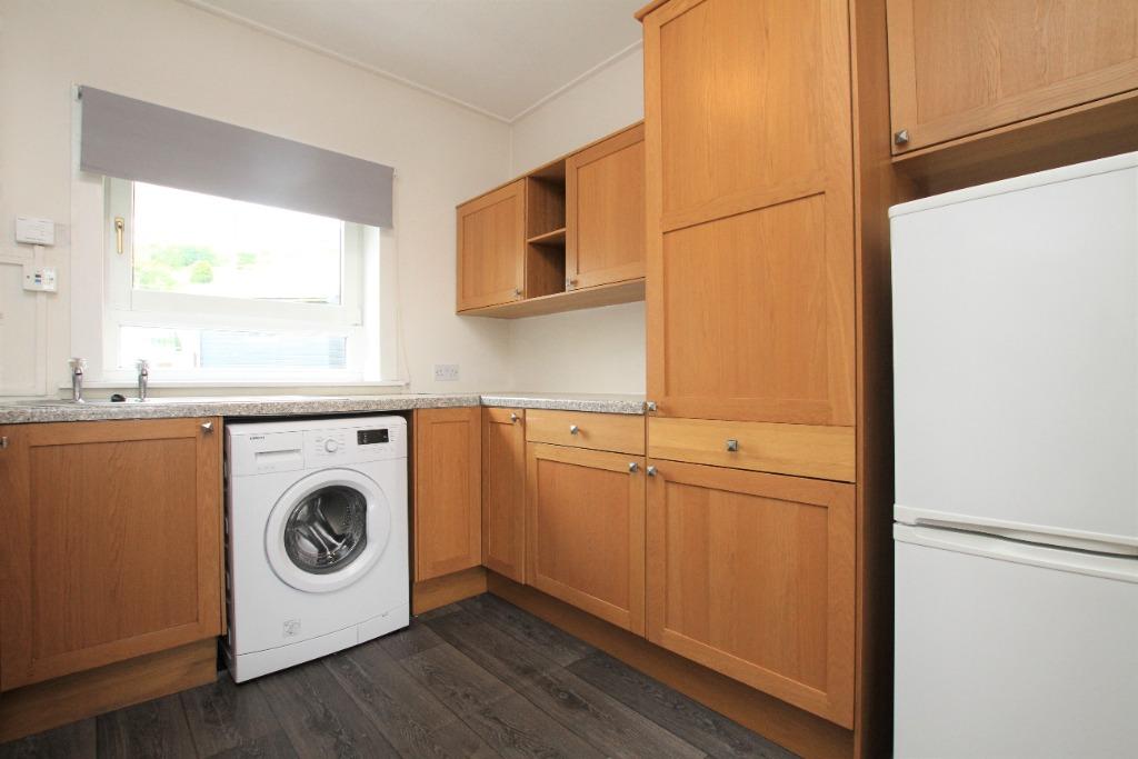 Jamieson Gardens, Tillicoultry, FK13 2 bed flat £75,000