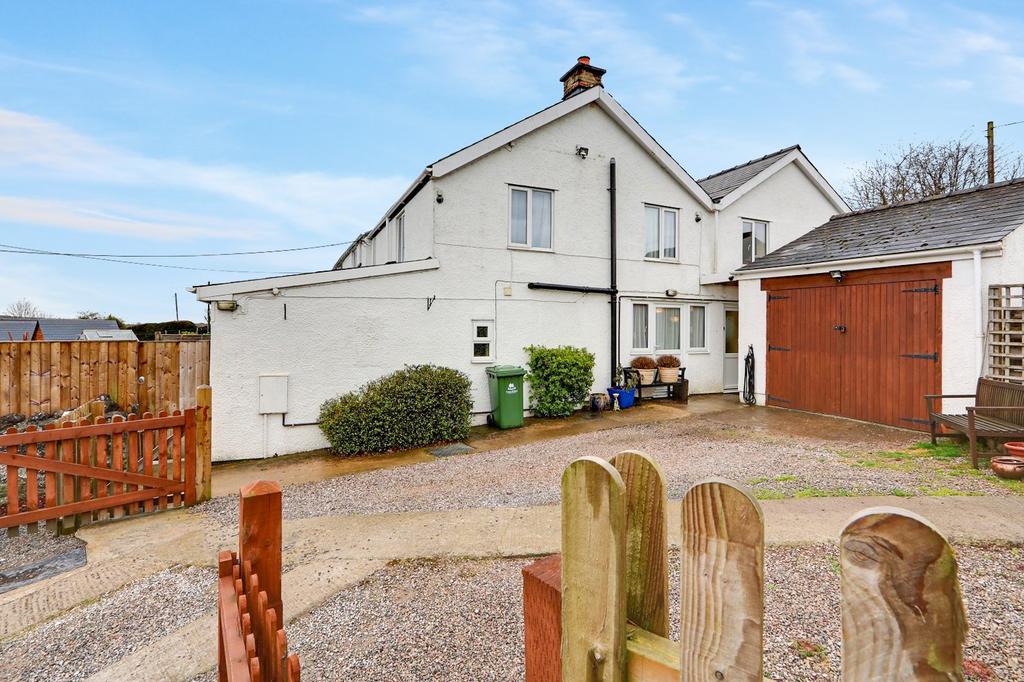 Clements End, Coleford, Gloucestershire. GL16 8LL 4 bed semidetached