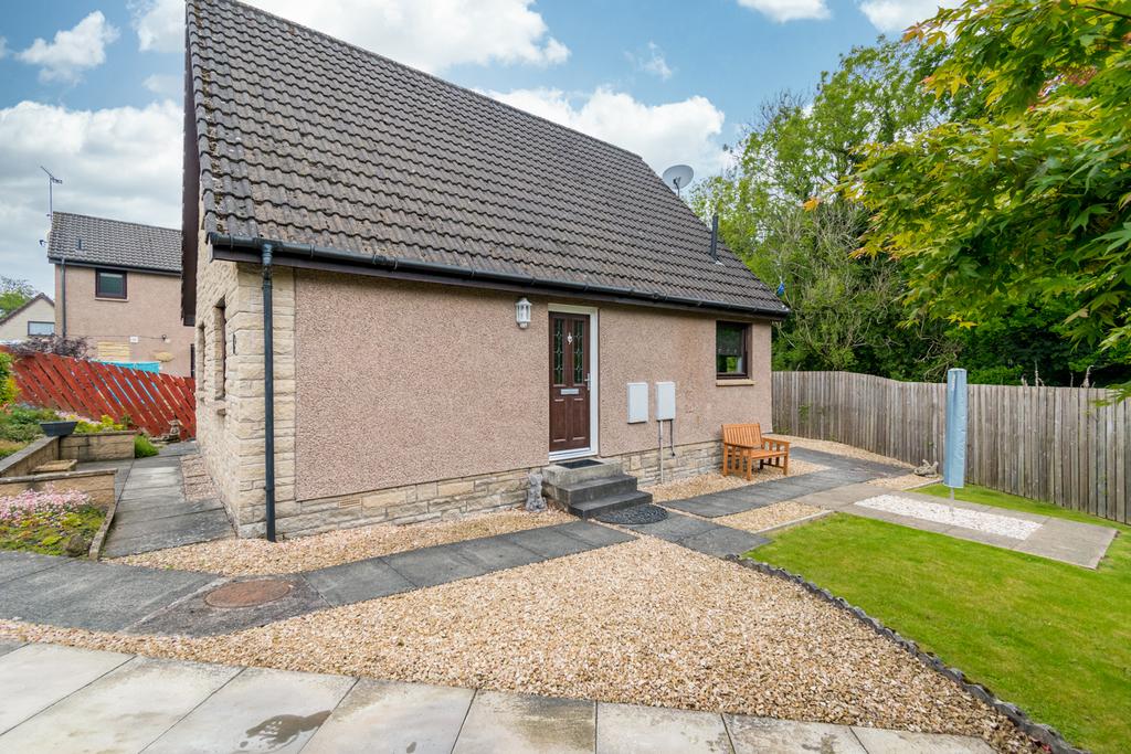 47 Cherryton Drive, Clackmannan, FK10 3 bed detached house £180,000