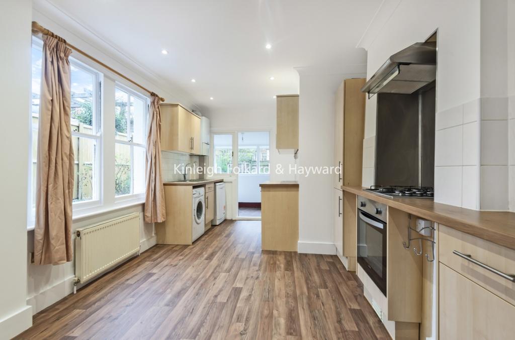 Pendle Road London SW16 4 bed house £2,700 pcm (£623 pw)