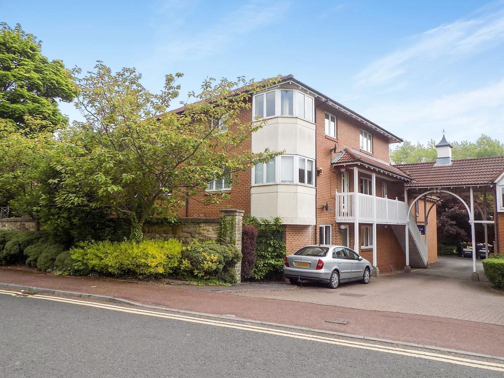 Marie Curie Drive, Elswick, Newcastle... 2 bed flat £525 pcm (£121 pw)