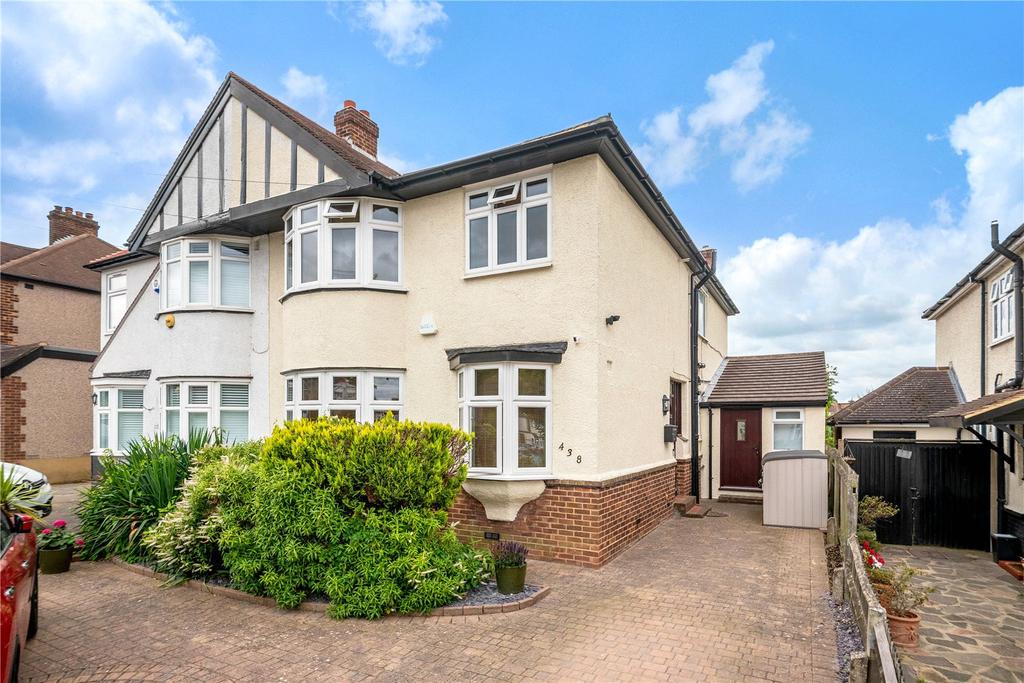 Southborough Lane, Bromley, Kent, BR2 4 bed semidetached house £775,000