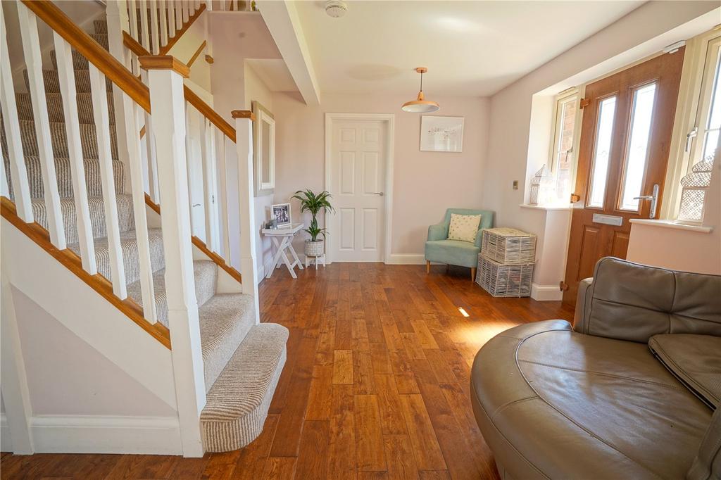Upper Whiston Close, Whiston, Rotherham, South Yorkshire, S60 5 bed