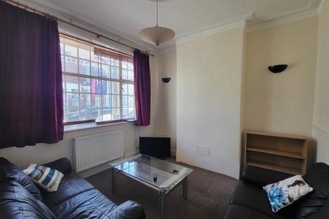 4 bedroom terraced house to rent - Montgomerie Road Southsea PO5