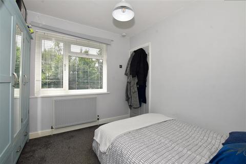 23 Bates Crescent, Croydon, CR0 4ES