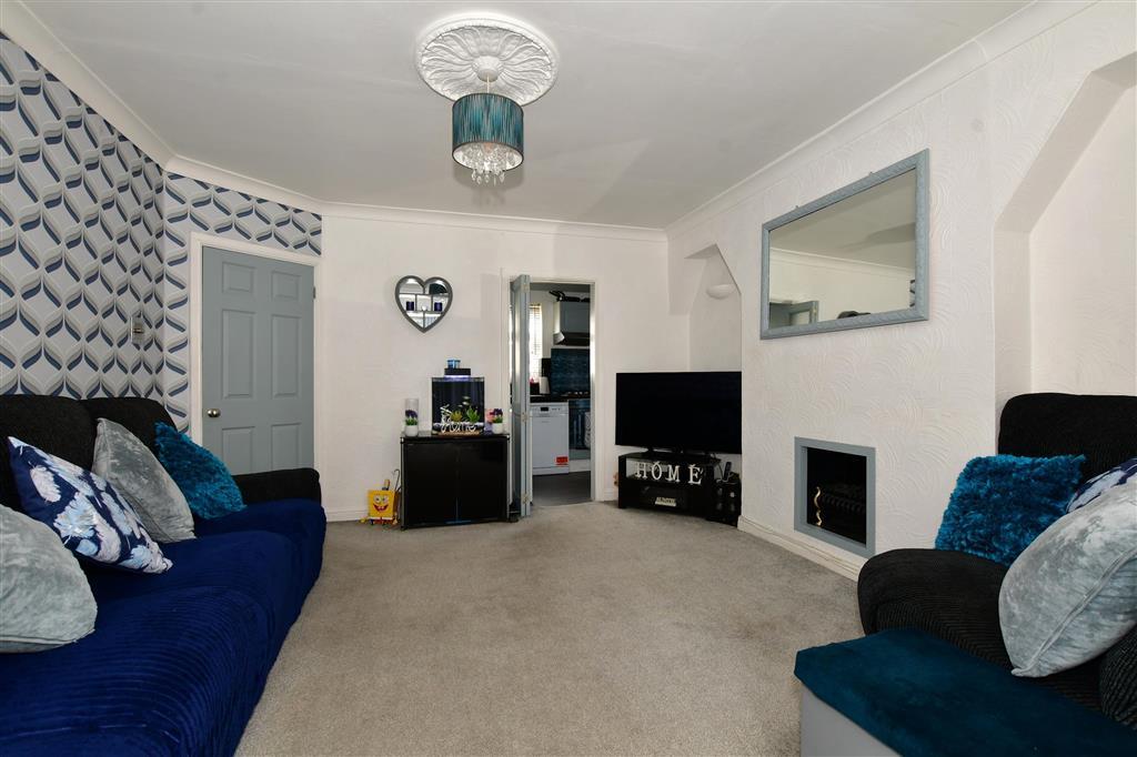 Lounge / Dining Area