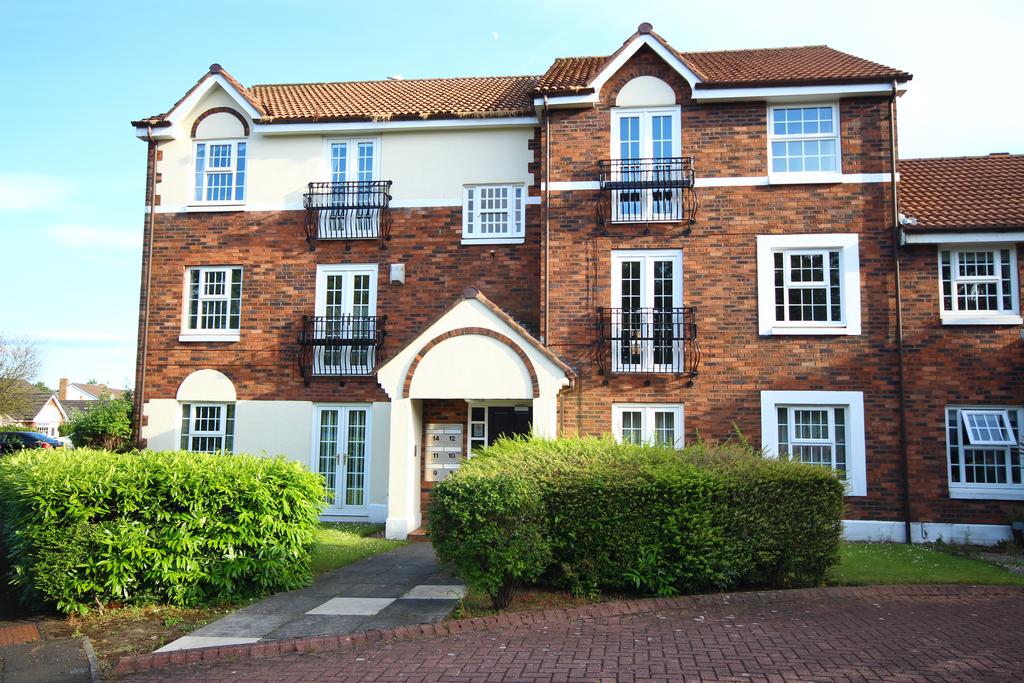 Elford Close, West Monkseaton, Whitley Bay, NE25 9LW 2 bed flat £130,000