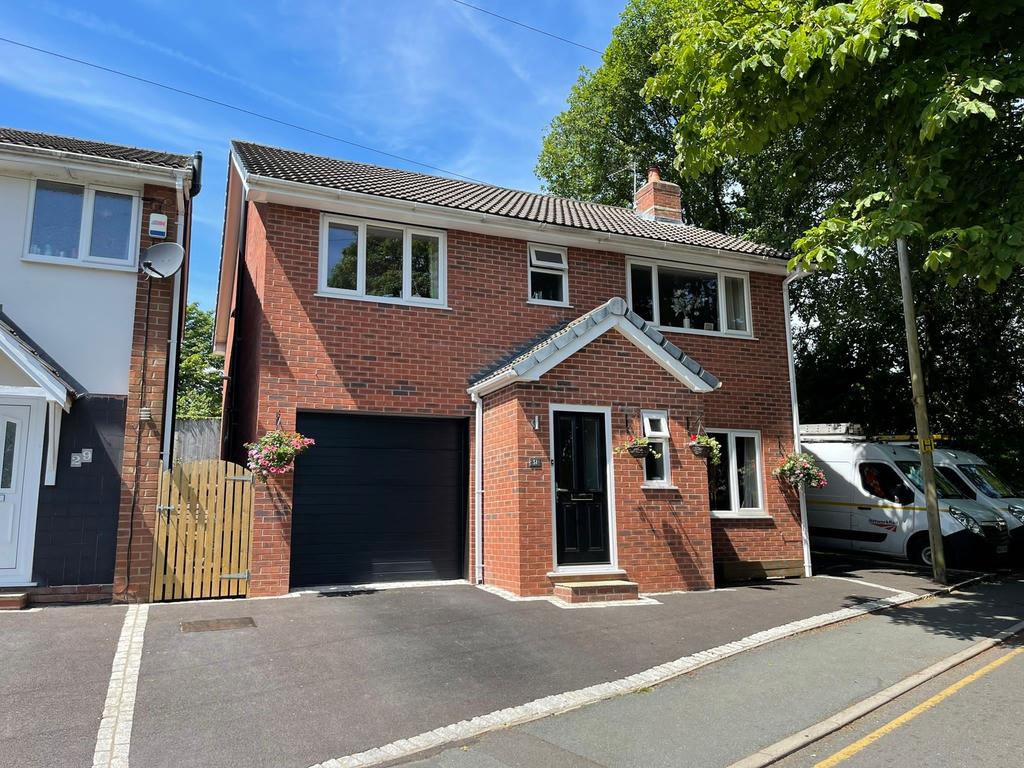 Shady Lane, Bromley Cross, Bolton... 4 bed detached house £1,495 pcm