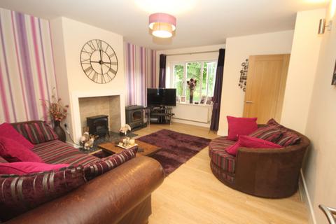 4 bedroom detached house to rent, Shady Lane, Bromley Cross, Bolton, Lancs, BL7