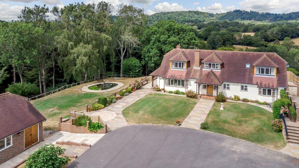 Wykehurst Lane, Ewhurst, Cranleigh, Surrey 5 bed detached house for