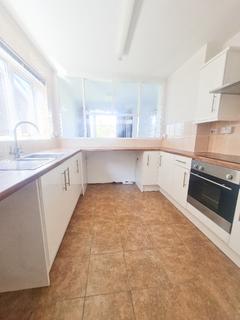 2 bedroom bungalow to rent, Ashby Close, Waddington, LN5