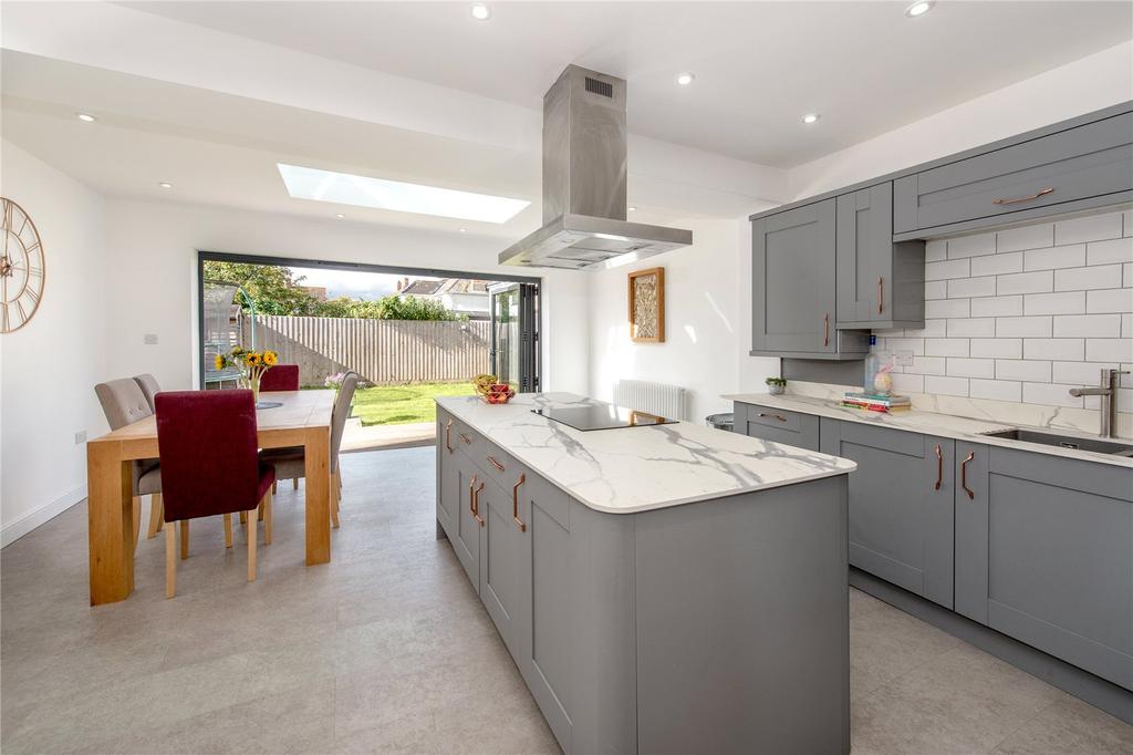 Wristland Road, Watchet, Somerset, TA23 3 bed semidetached house £
