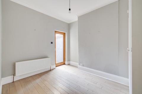 2 bedroom flat for sale, Bronsart Road, Fulham, London