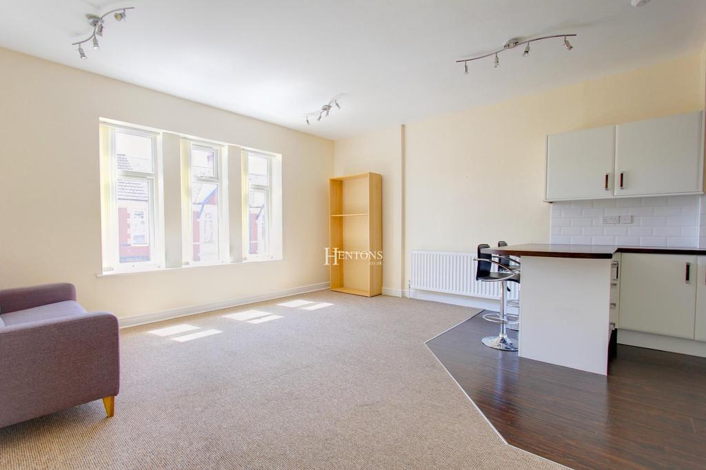 Cosmeston Street, Cathays, Cardiff 2 bed flat £1,000 pcm (£231 pw)