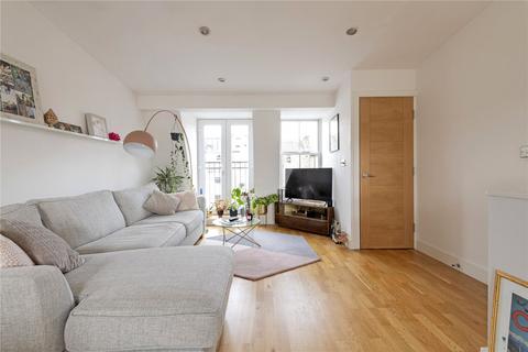 3 bedroom apartment for sale, Northcote Road, SW11