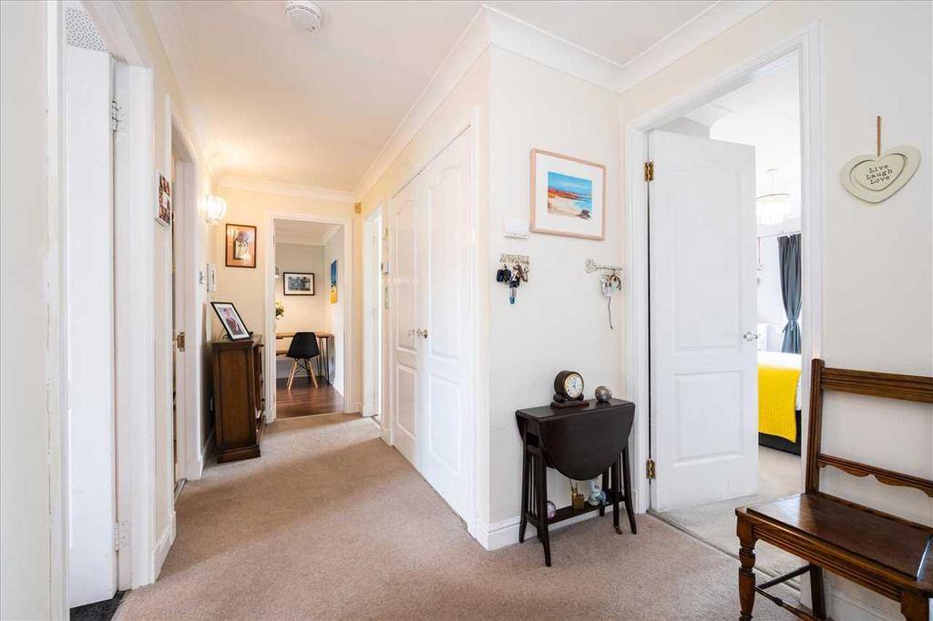 Entrance Hallway (1)