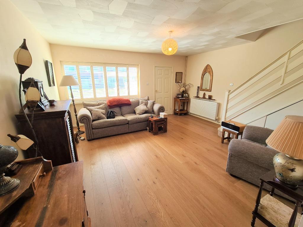Stephens Road, Tadley, RG26 3 bed terraced house £300,000