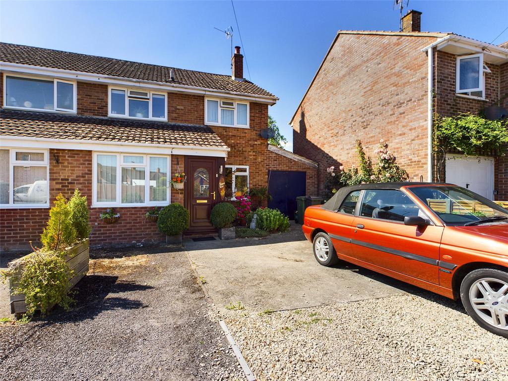 Lake Lane, Frampton on Severn... 3 bed semidetached house £375,000