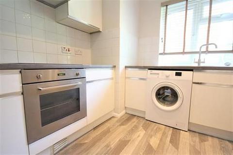 2 bedroom apartment to rent, Palace View, London