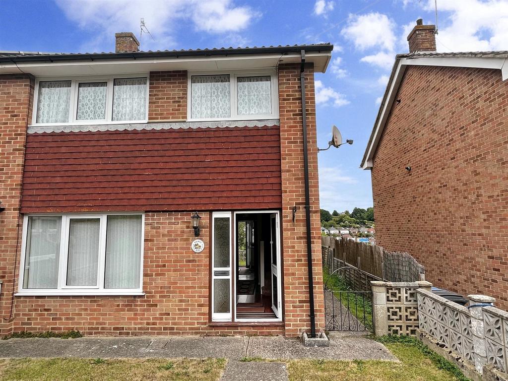 Eaves Road, Dover, Kent 3 bed semidetached house £270,000