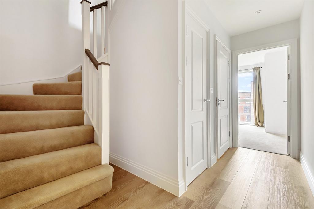 Apartment in Reading - View 5